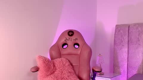 Snapshot of sara_lopee1 chatting on 12, 11, 2025 sara_lopee1 online show from 12, 11, 2025