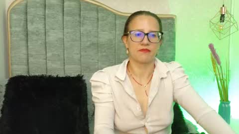 sara_marrison_ online show from 22, 9, 2025