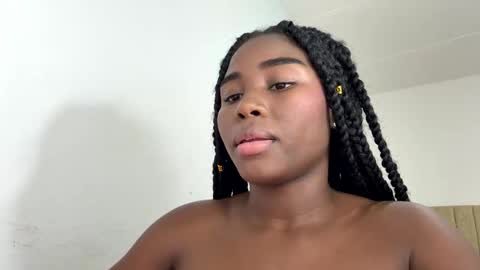 Snapshot of sara_muscle chatting on 14, 11, 2025 Sara online show from 14, 11, 2025