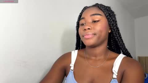 Snapshot of sara_muscle chatting on 25, 11, 2025 Sara online show from 25, 11, 2025