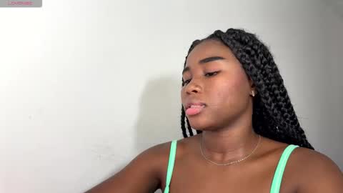 Snapshot of sara_muscle chatting on 27, 11, 2025 Sara online show from 27, 11, 2025