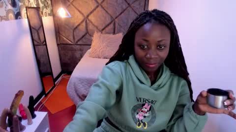 S A R A online show from 5, 11, 2025