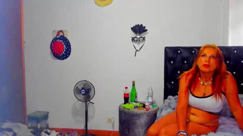 Snapshot of sara_parker__ chatting on 26, 10, 2025 Sara Parker online show from 26, 10, 2025