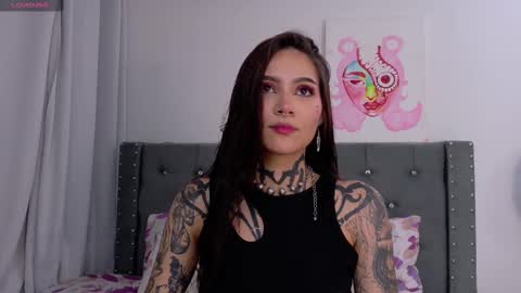 Snapshot of sara_queen9 chatting on 10, 10, 2025 Sara online show from 10, 10, 2025