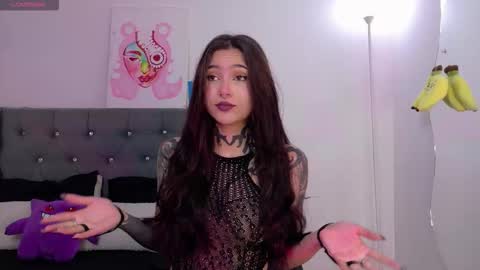 Snapshot of sara_queen9 chatting on 27, 10, 2025 Sara online show from 27, 10, 2025