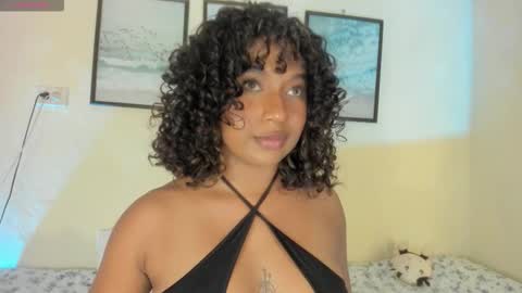 Snapshot of sara_sophiee chatting on 2, 12, 2025 sara sofia online show from 2, 12, 2025