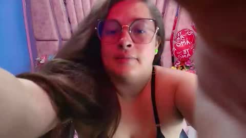 sara_thonson_ online show from 20, 12, 2025