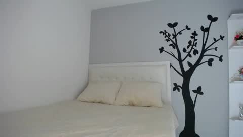 Snapshot of sara_tris chatting on 14, 2, 2025 Sara online show from 14, 2, 2025