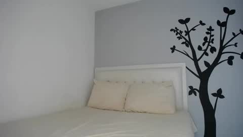 Snapshot of sara_tris chatting on 28, 10, 2025 Sara online show from 28, 10, 2025