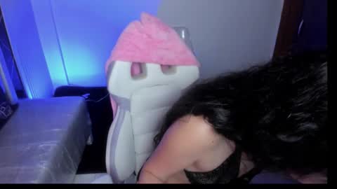 saraa_li online show from 11, 10, 2025