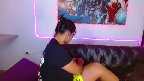 SARAHGIL online show from 17, 12, 2024