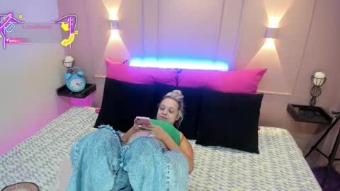 Snapshot of saraavila_ chatting on 15, 9, 2025 SaraAvila online show from 15, 9, 2025