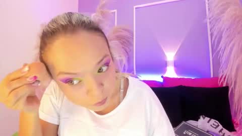 Snapshot of saraavila_ chatting on 17, 10, 2025 SaraAvila online show from 17, 10, 2025