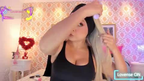 SaraAvila  online show from 31, 1, 2026