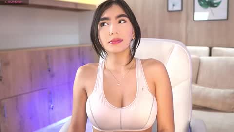 Sara Belmont online show from 16, 10, 2025