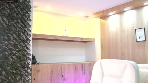 Sara Belmont online show from 18, 10, 2025