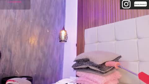   online show from 15, 11, 2025