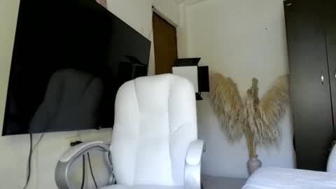CALL ME LOVE SARITA online show from 5, 3, 2025