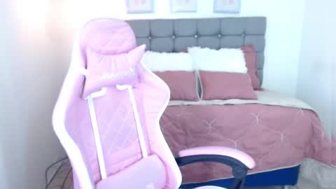 Snapshot of sarah__moon1 chatting on 13, 11, 2025 Sarah Moon online show from 13, 11, 2025