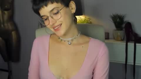 Sarah online show from 28, 9, 2025