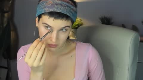 Snapshot of sarah_desire01 chatting on 21, 10, 2025 Sarah online show from 21, 10, 2025