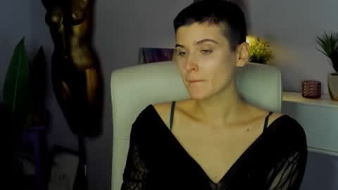 Snapshot of sarah_desire01 chatting on 11, 11, 2025 Sarah online show from 11, 11, 2025