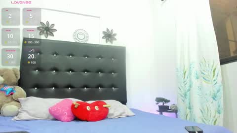 sarah_lowee online show from 28, 9, 2025