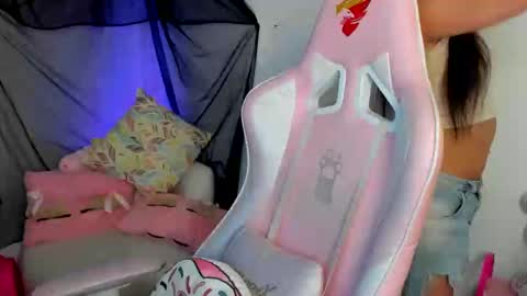 Sarah Ramirez online show from 5, 1, 2025