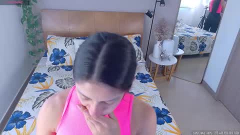 Snapshot of sarah_rayy chatting on 20, 10, 2025 sarah_rayy online show from 20, 10, 2025