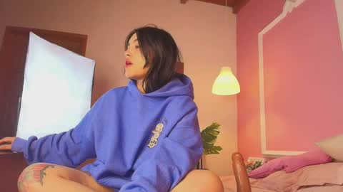   online show from 27, 12, 2024