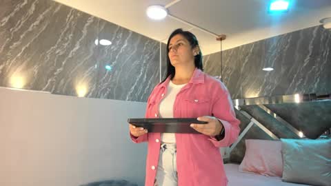 Sarah Deyvis online show from 30, 12, 2024