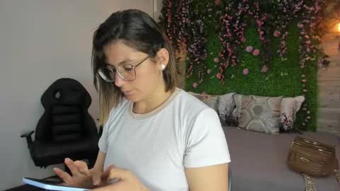 Sarah Deyvis online show from 11, 3, 2026