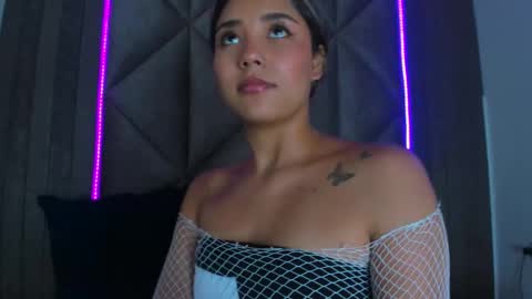 Sarah Evans online show from 6, 3, 2025