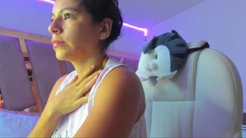 Snapshot of sarahhensoon chatting on 16, 12, 2025 sarahhensoon online show from 16, 12, 2025