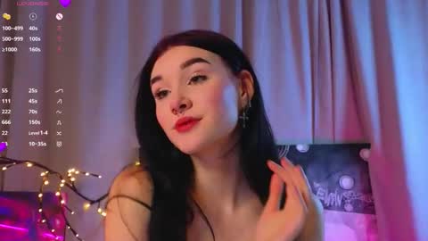 Sarah  online show from 10, 11, 2025