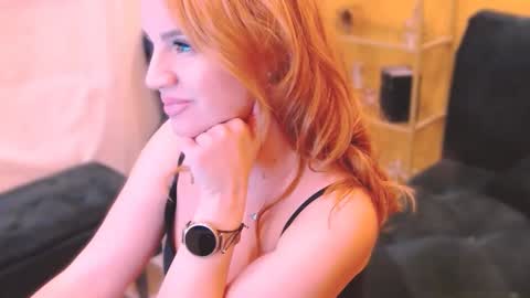 Sarah  Follow me  Thumb UP  online show from 6, 1, 2025