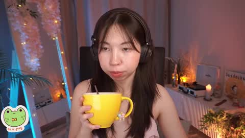 vacation 16-30 of november caucht me in insta online show from 9, 3, 2025