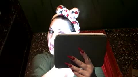 Snapshot of sarahsweetie17 chatting on 21, 10, 2025 sarahsweetie17 online show from 21, 10, 2025