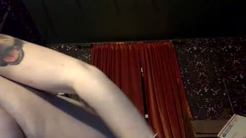 Snapshot of sarahsweetie17 chatting on 31, 10, 2025 sarahsweetie17 online show from 31, 10, 2025