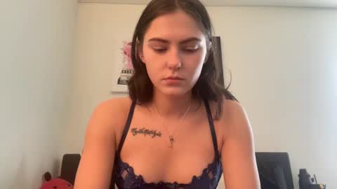 SarahxOliver online show from 18, 1, 2025