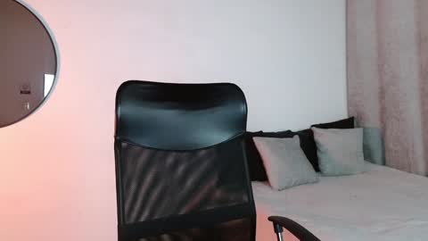 saramilf_69 online show from 20, 12, 2024