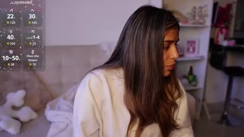 Snapshot of saraparisi_ chatting on 16, 10, 2025 Sara online show from 16, 10, 2025