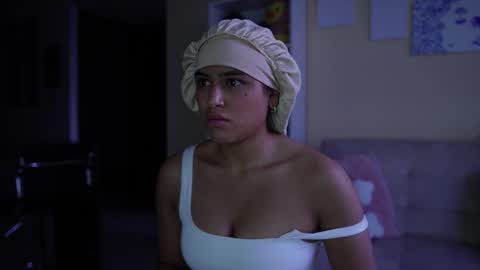 Snapshot of saraparisi_ chatting on 11, 11, 2025 Sara online show from 11, 11, 2025