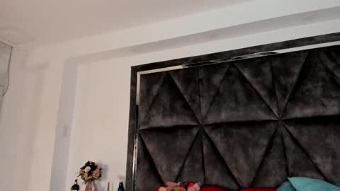  Sara  online show from 30, 11, 2025