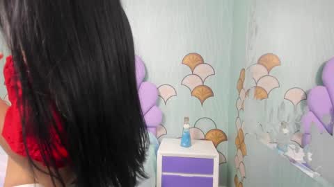 Snapshot of sarasweet18_ chatting on 8, 3, 2025 Sara online show from 8, 3, 2025