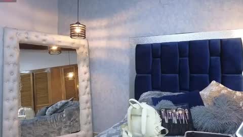 Sara W online show from 1, 2, 2025