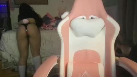 Snapshot of saraxcxo chatting on 14, 10, 2025 saraxcxo online show from 14, 10, 2025