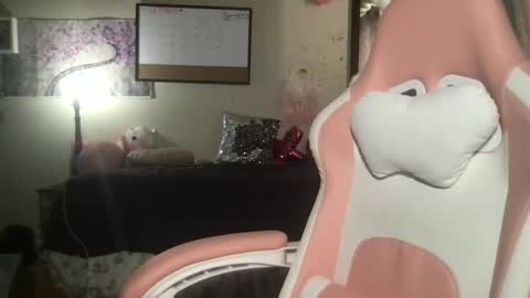 Snapshot of saraxcxo chatting on 15, 10, 2025 saraxcxo online show from 15, 10, 2025