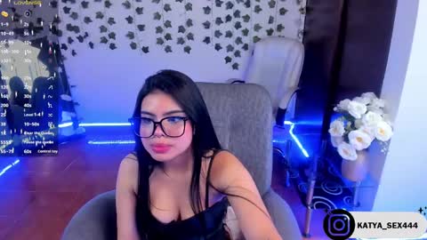 saray__jones online show from 6, 1, 2025