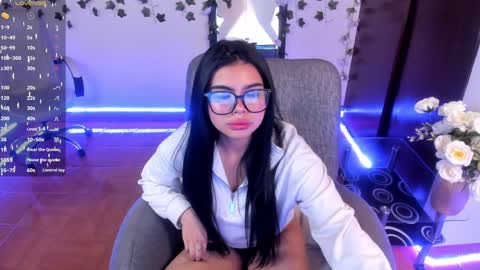 saray__jones online show from 11, 1, 2025